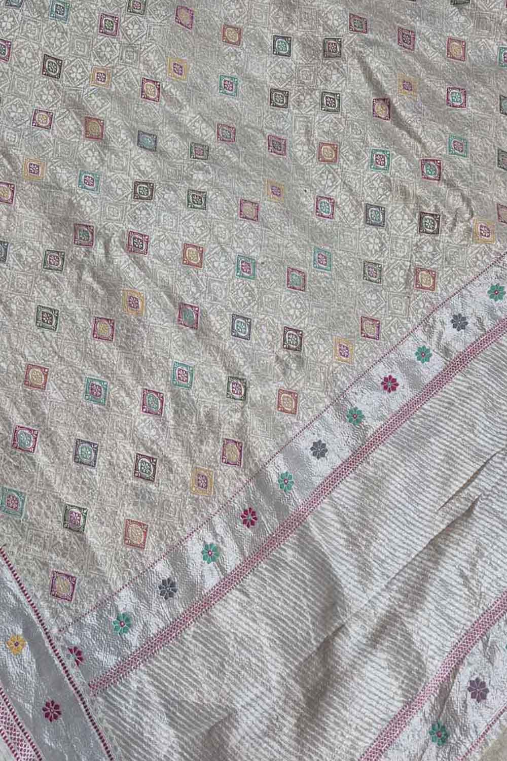 Exquisite Dyeable Banarasi Handloom Pure Tussar Georgette Meenakari Saree - Luxurion World