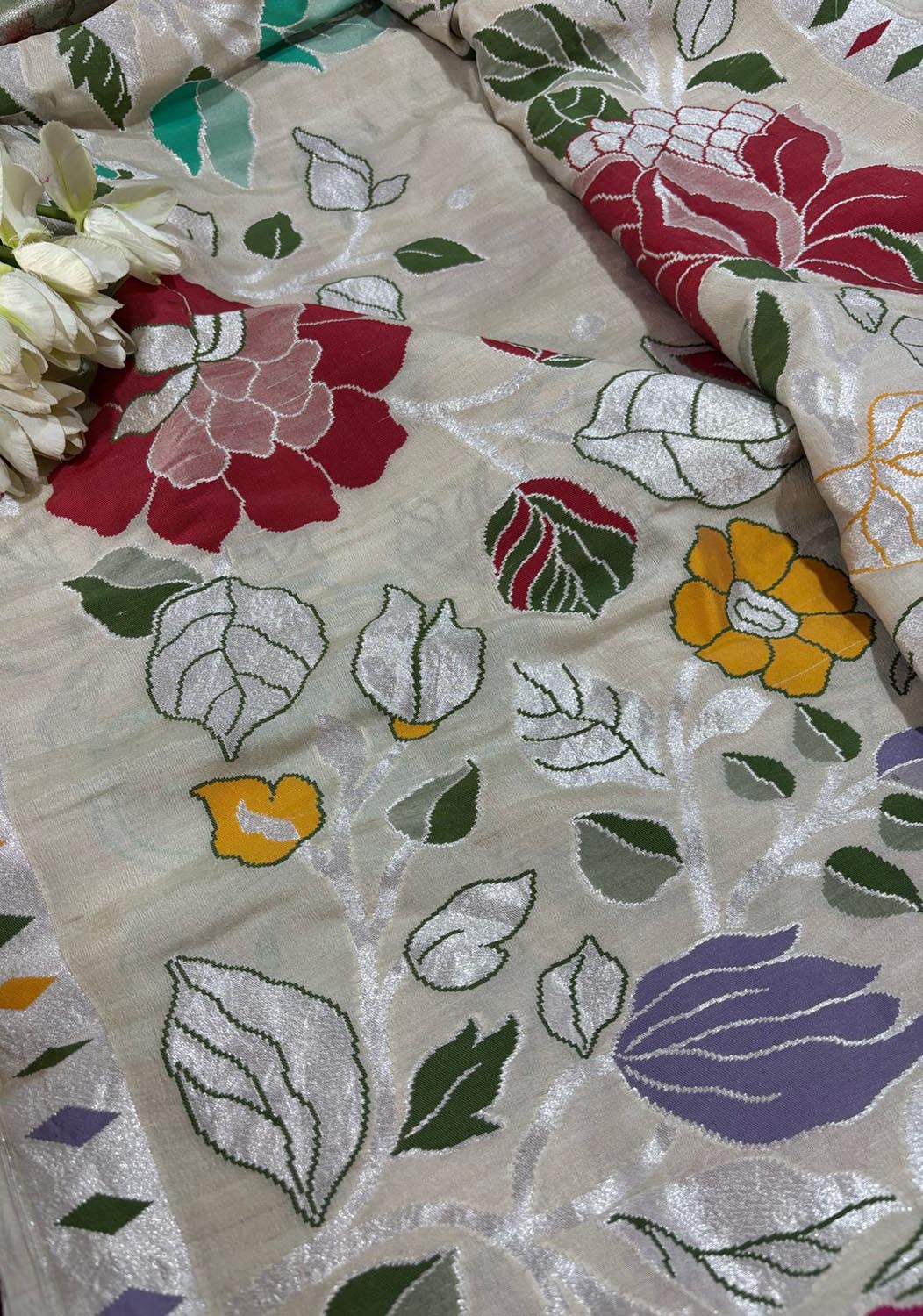 Exquisite Dyeable Banarasi Handloom Pure Tussar Georgette Meenakari Saree - Luxurion World