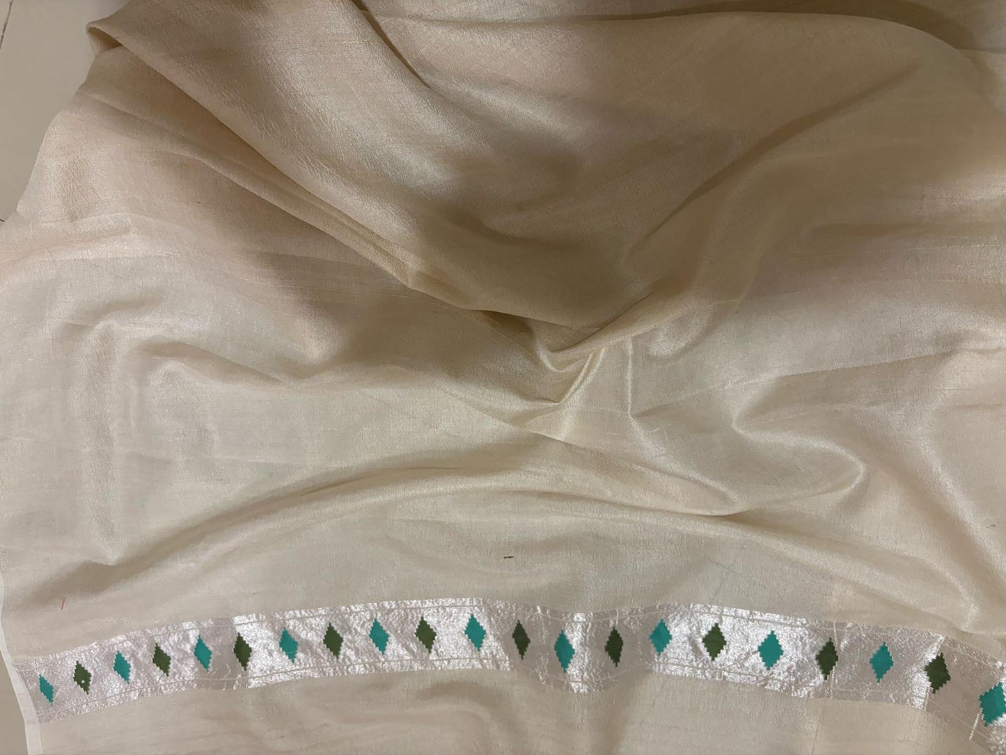 Exquisite Dyeable Banarasi Handloom Pure Tussar Georgette Meenakari Saree - Luxurion World