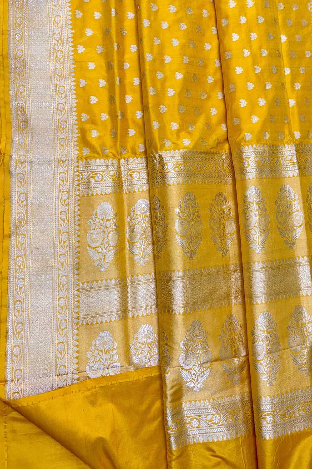 Yellow Banarasi Handloom Pure Katan Silk Flower Design Saree - Luxurion World