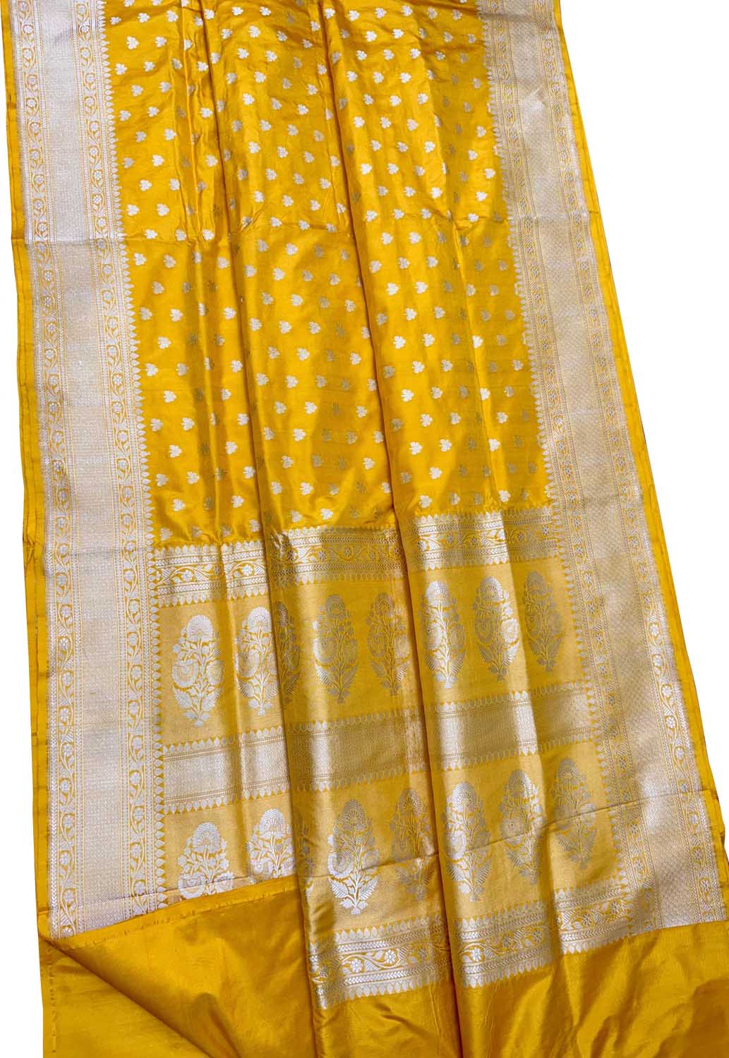 Yellow Banarasi Handloom Pure Katan Silk Flower Design Saree - Luxurion World