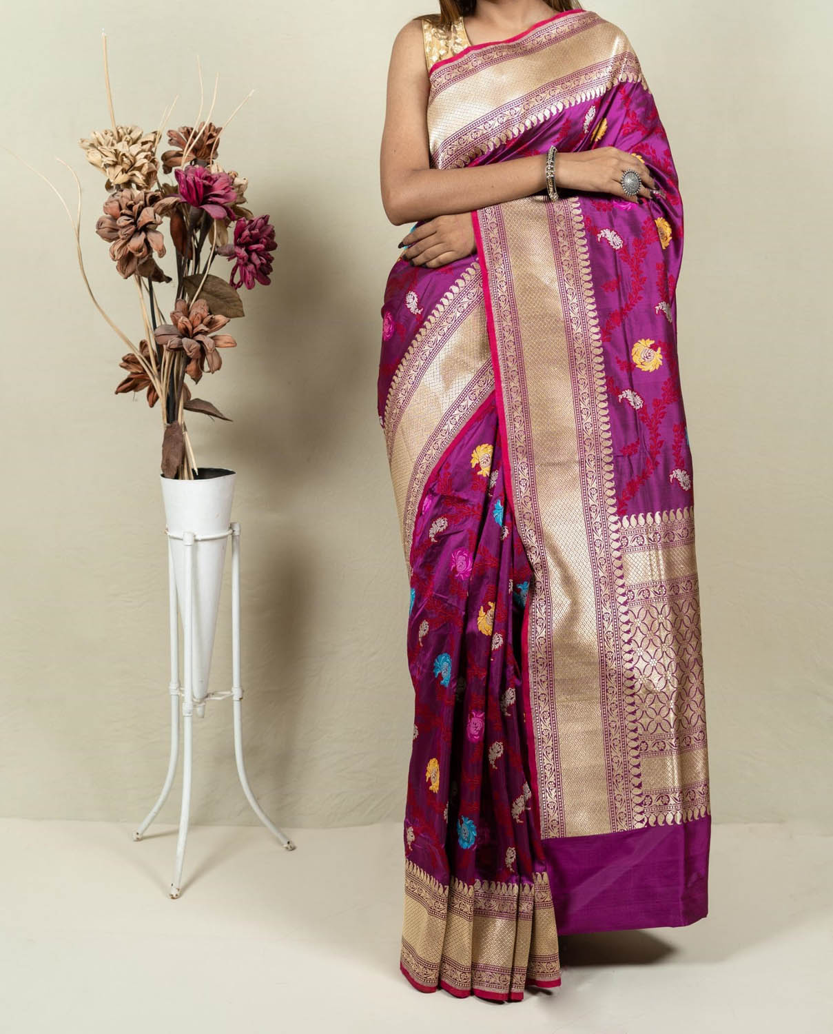 Elegant Purple Banarasi Handloom Meenakari Pure Katan Silk Jangla Kadwa Weaved Saree - Luxurion World