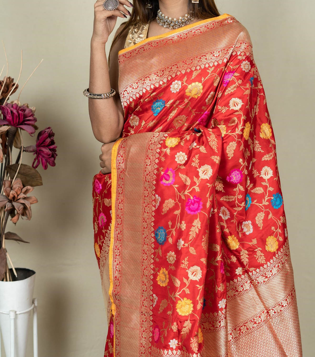 Exquisite Red Banarasi Handloom Meenakari Pure Katan Silk Jangla Kadwa Weaved Saree - Luxurion World