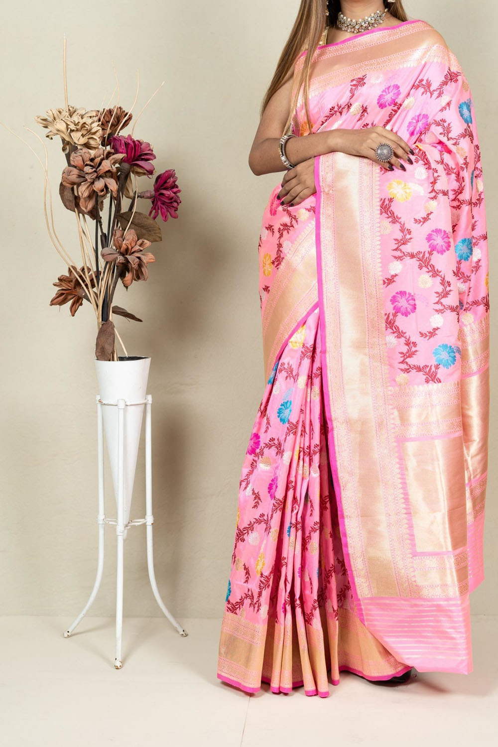 Elegant Pink Banarasi Handloom Meenakari Pure Katan Silk Jangla Kadwa Weaved Saree - Luxurion World