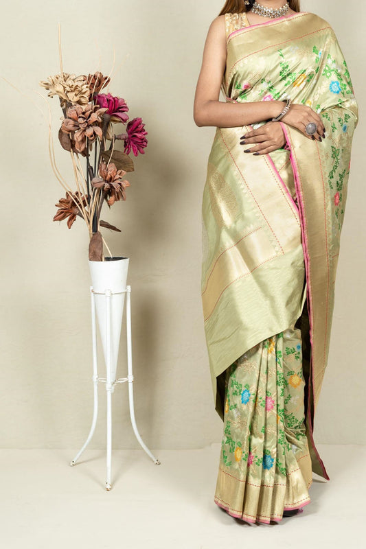 Exquisite Green Banarasi Handloom Meenakari Pure Katan Silk Jangla Kadwa Weaved Saree - Luxurion World