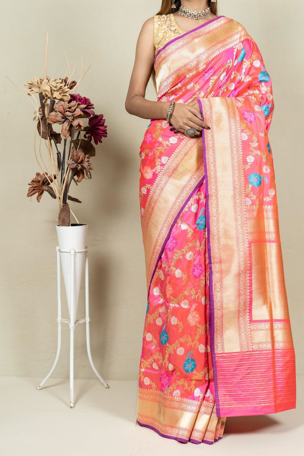 Elegant Pink Banarasi Handloom Meenakari Pure Katan Silk Jangla Kadwa Weaved Saree - Luxurion World