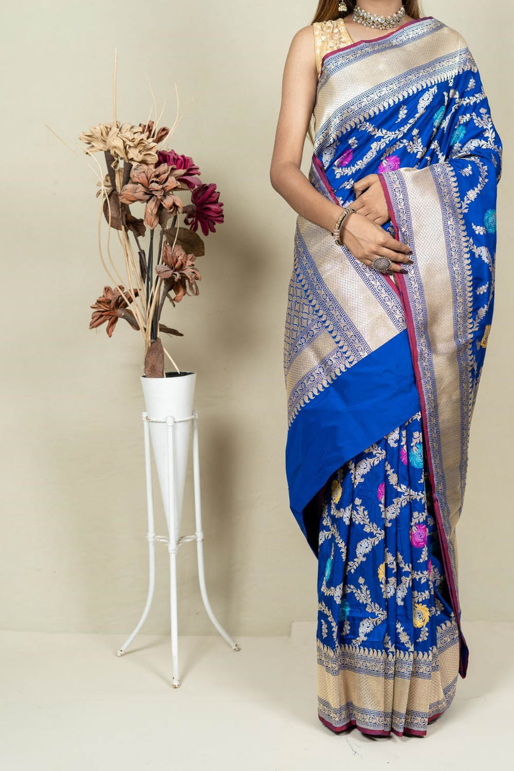 Elegant Blue Banarasi Handloom Meenakari Pure Katan Silk Jangla Kadwa Weaved Saree - Luxurion World