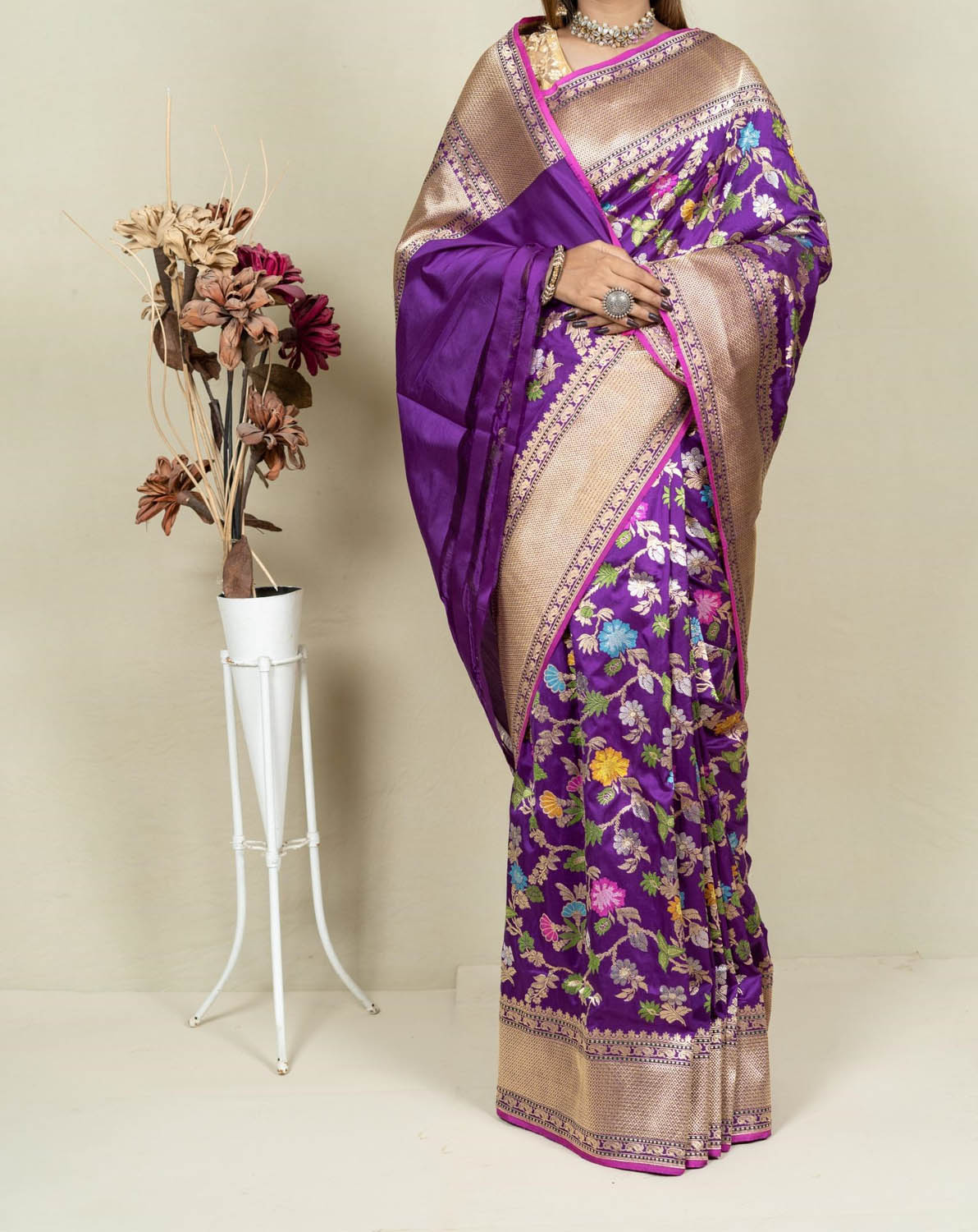 Elegant Purple Banarasi Handloom Meenakari Pure Katan Silk Jangla Kadwa Weaved Saree - Luxurion World