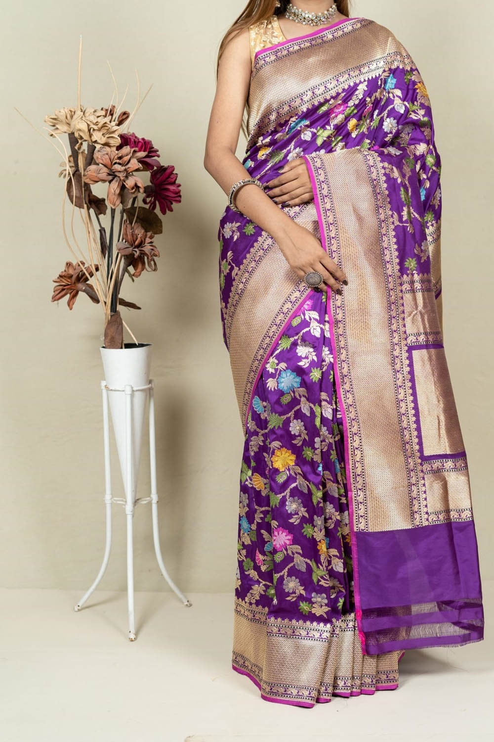 Elegant Purple Banarasi Handloom Meenakari Pure Katan Silk Jangla Kadwa Weaved Saree - Luxurion World