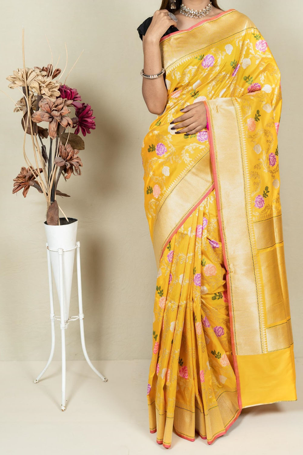 Yellow Banarasi Handloom Meenakari Pure Katan Silk Jangla Kadwa Weaved Saree - Luxurion World