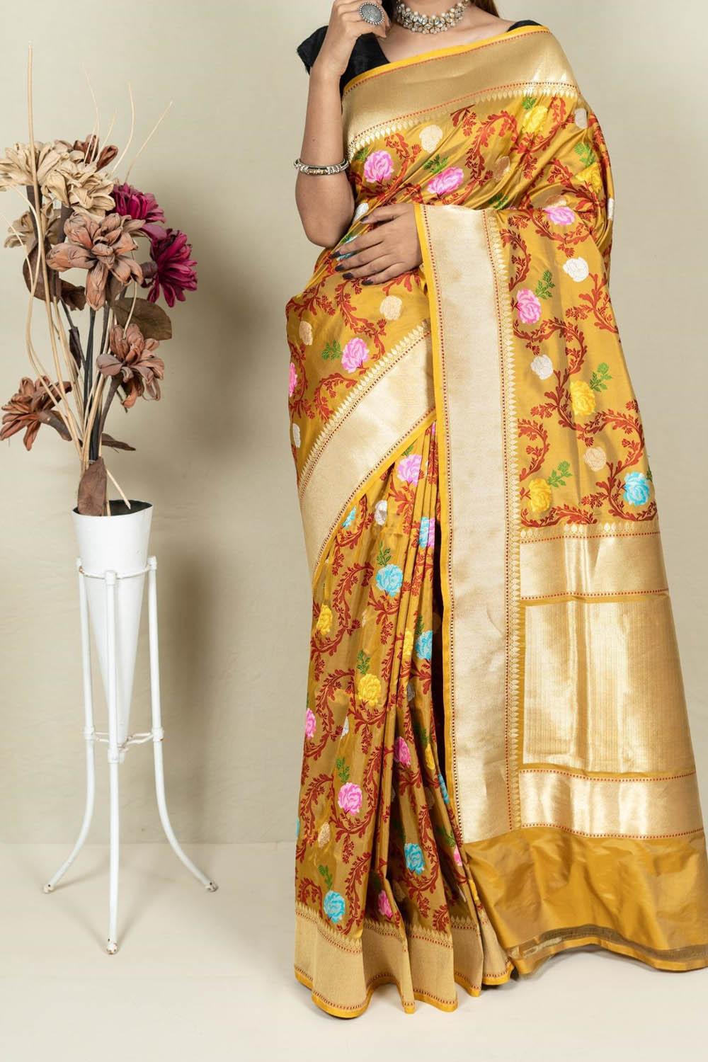 Yellow Banarasi Handloom Meenakari Pure Katan Silk Jangla Kadwa Weaved Saree - Luxurion World