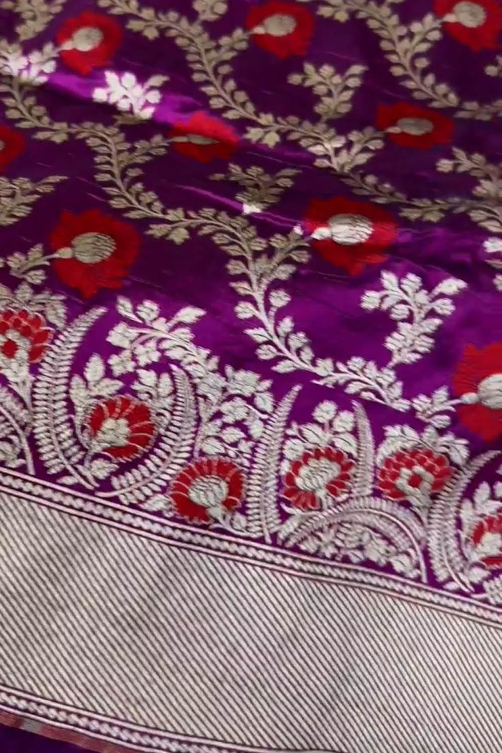 Elegant Purple Banarasi Handloom Meenakari Pure Katan Silk Weaved Jaal Work Saree - Luxurion World