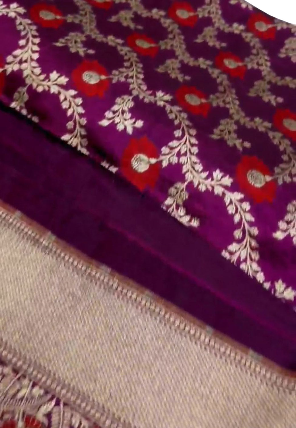 Elegant Purple Banarasi Handloom Meenakari Pure Katan Silk Weaved Jaal Work Saree - Luxurion World