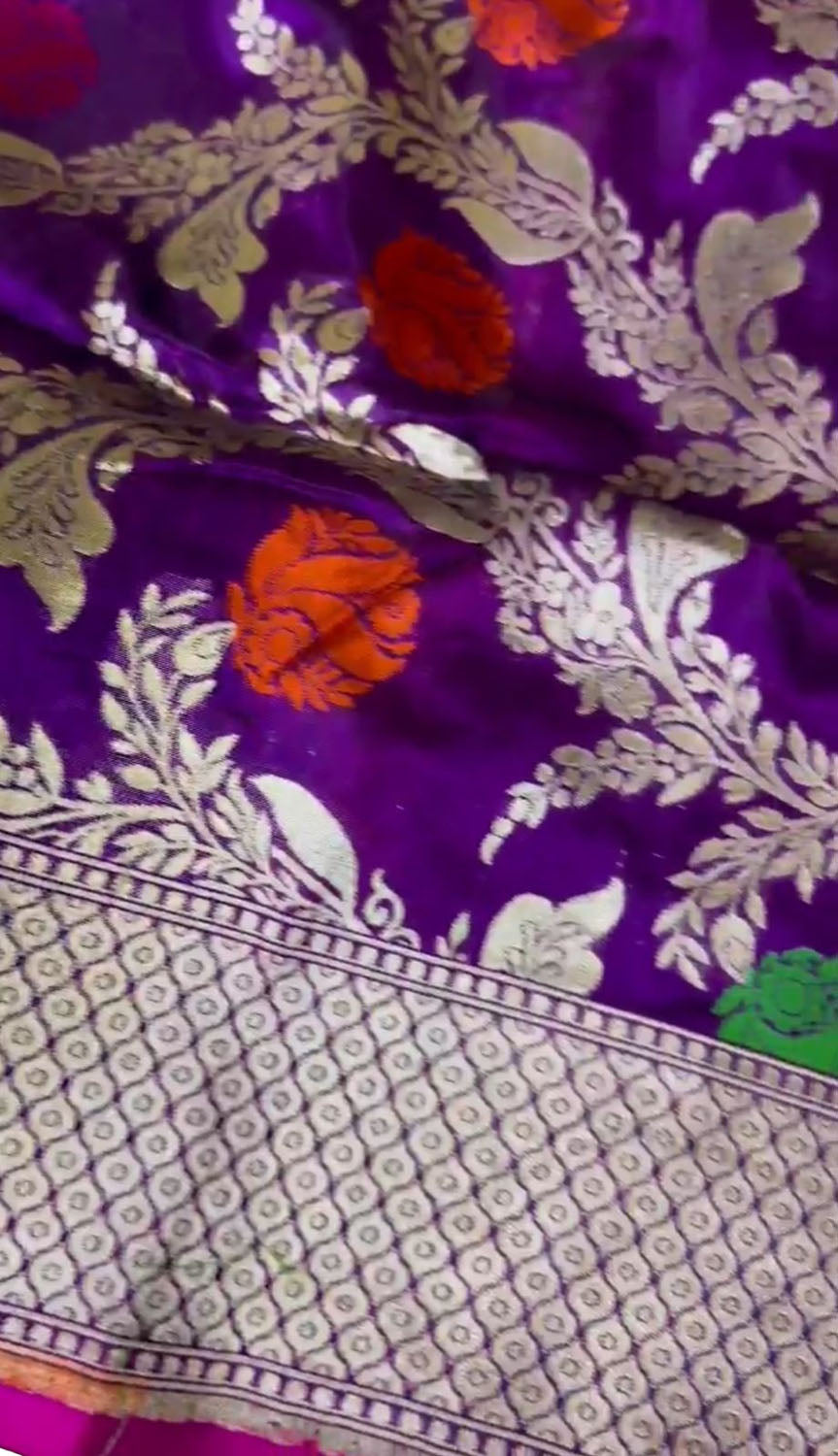 Elegant Purple Banarasi Handloom Meenakari Pure Katan Silk Weaved Jaal Work Saree - Luxurion World