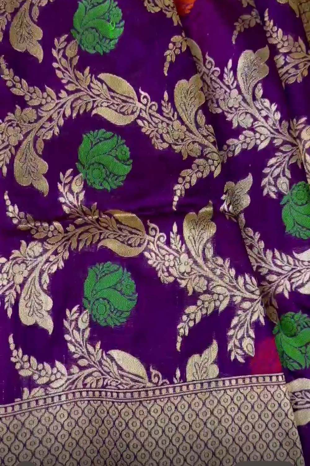 Elegant Purple Banarasi Handloom Meenakari Pure Katan Silk Weaved Jaal Work Saree - Luxurion World