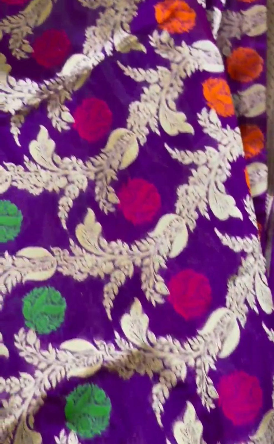 Elegant Purple Banarasi Handloom Meenakari Pure Katan Silk Weaved Jaal Work Saree - Luxurion World