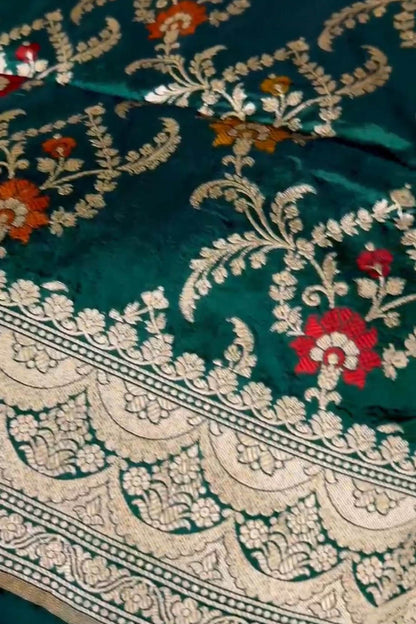 Elegant Green Banarasi Handloom Meenakari Pure Katan Silk Weaved Jaal Work Saree - Luxurion World