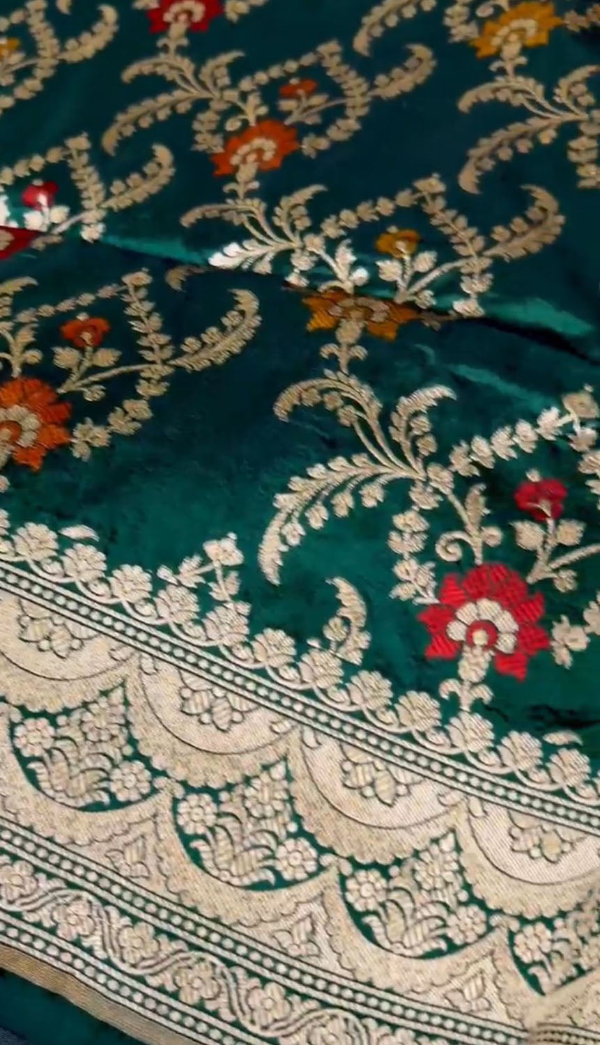 Elegant Green Banarasi Handloom Meenakari Pure Katan Silk Weaved Jaal Work Saree - Luxurion World