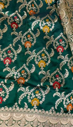 Elegant Green Banarasi Handloom Meenakari Pure Katan Silk Weaved Jaal Work Saree - Luxurion World
