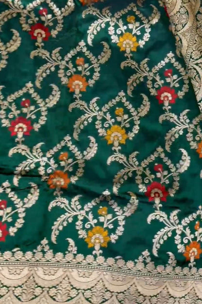 Elegant Green Banarasi Handloom Meenakari Pure Katan Silk Weaved Jaal Work Saree - Luxurion World