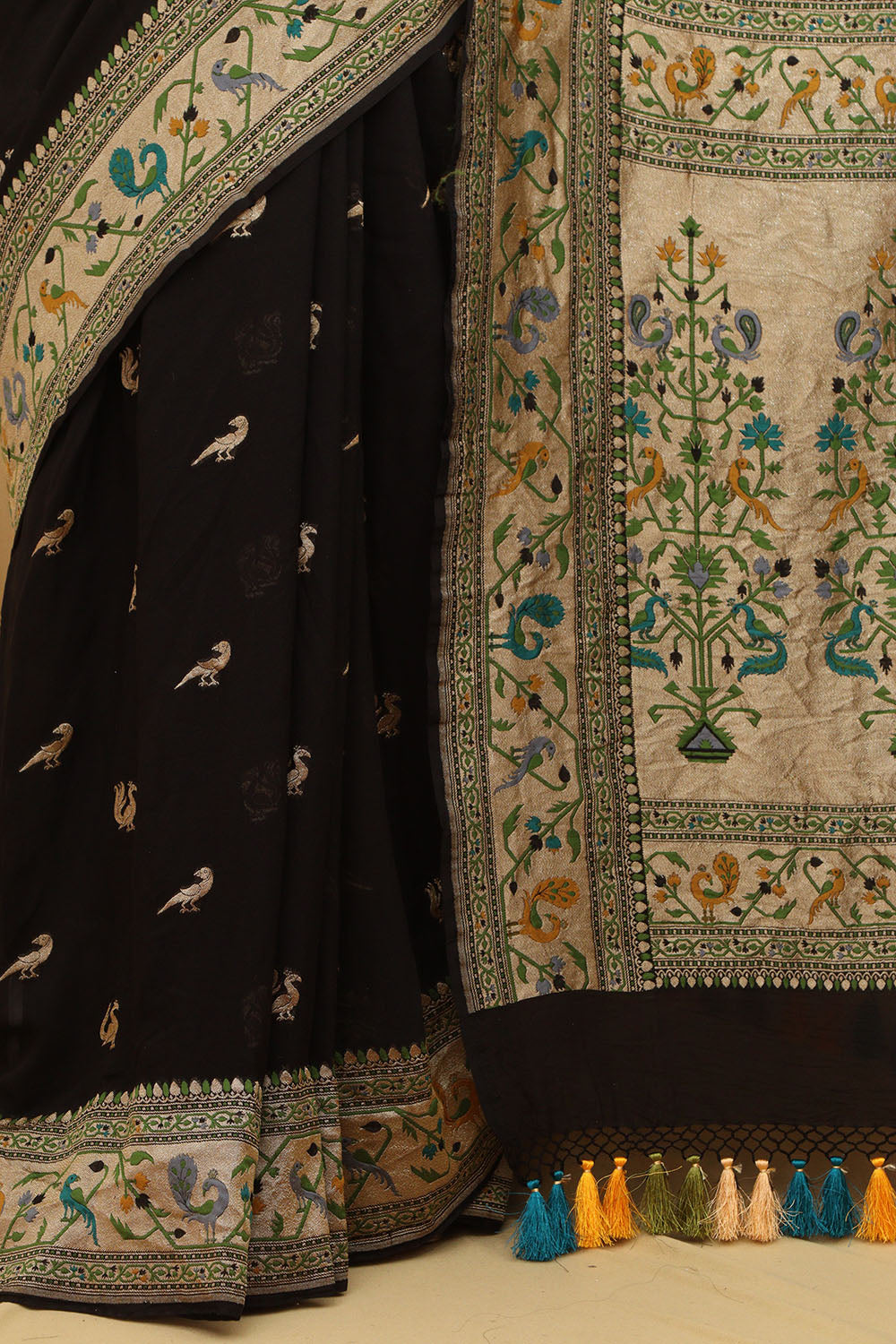 Exquisite Black Banarasi Georgette Saree with Paithani Border - Luxurion World