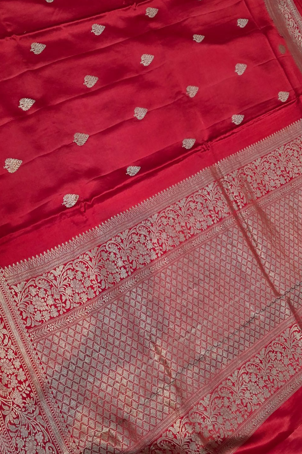 Red Handloom Banarasi Pure Mashru Silk Saree - Luxurion World