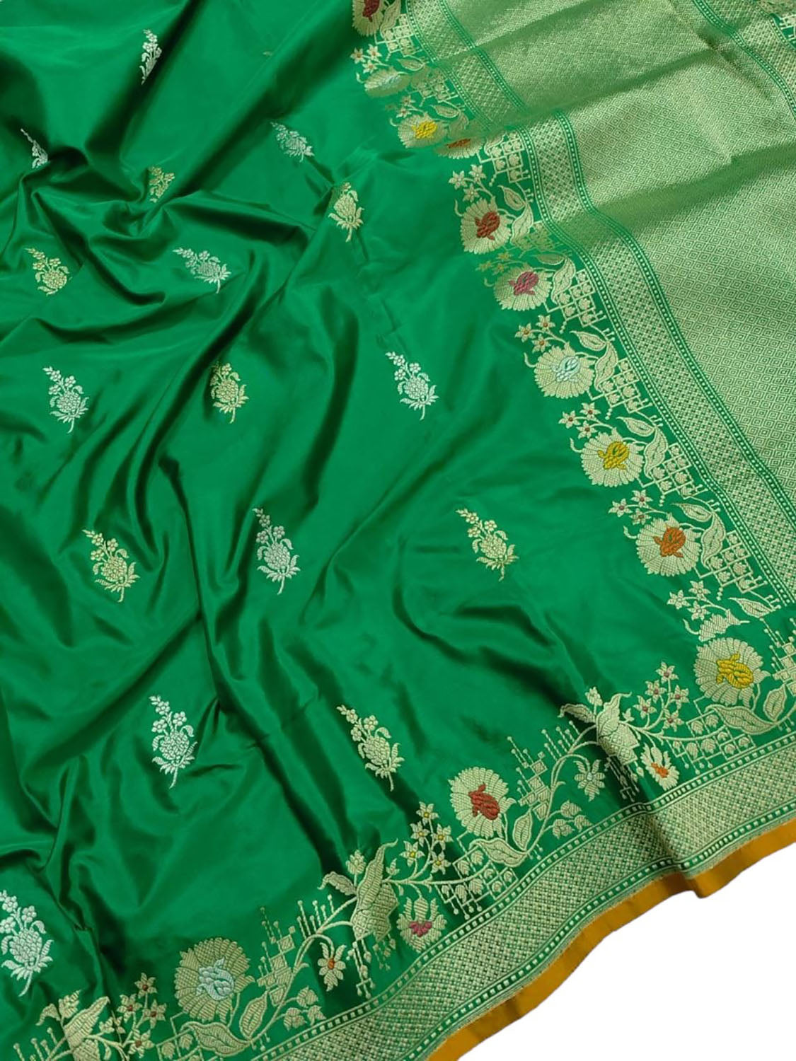 Green Banarasi Handloom Pure Katan Silk Kadwa Meenakari Saree - Luxurion World