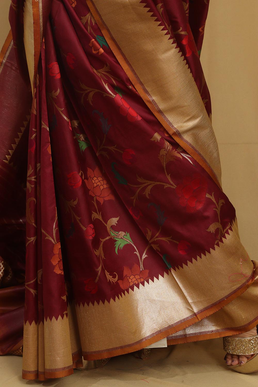 Exquisite Wine Banarasi Handloom Pure Katan Silk Meenakari Saree - Luxurion World