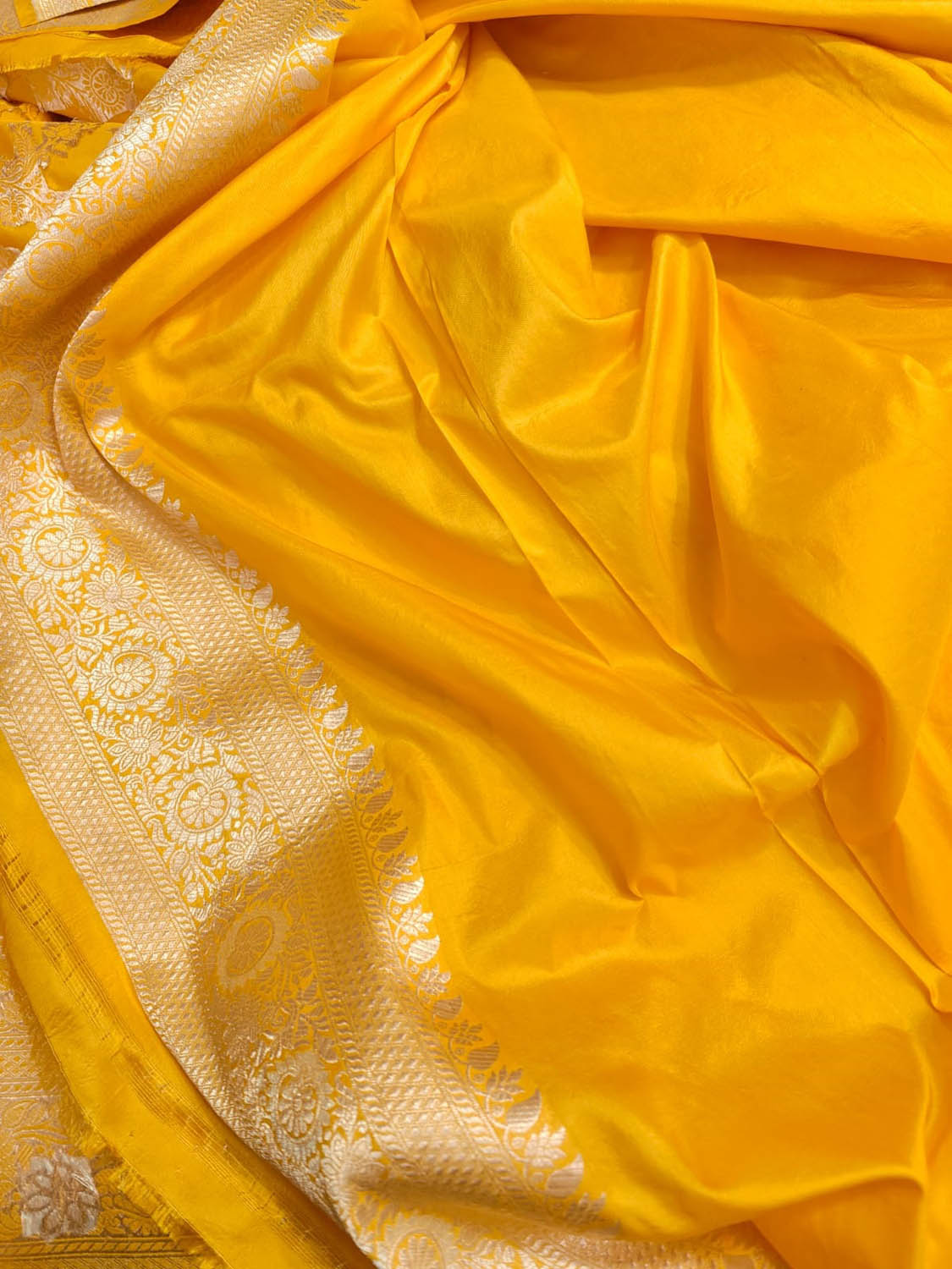 Yellow Banarasi Handloom Pure Katan Silk Saree - Luxurion World