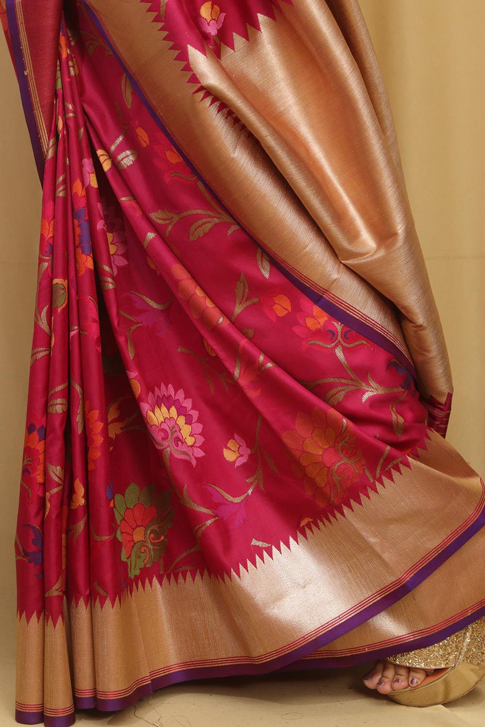 Exquisite Pink Banarasi Handloom Pure Katan Silk Meenakari Saree - Luxurion World