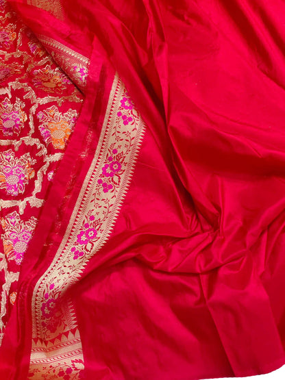 Exquisite Red Banarasi Handloom Katan Silk Saree - Luxurion World