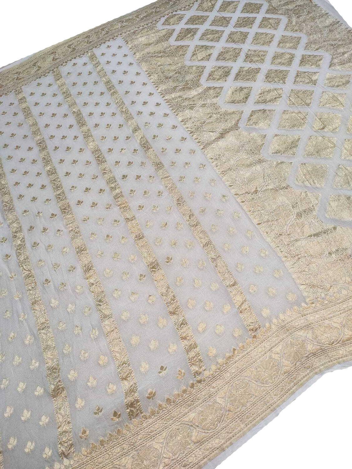 Stunning Dyeable Handloom Banarasi Pure Georgette Saree - Luxurion World