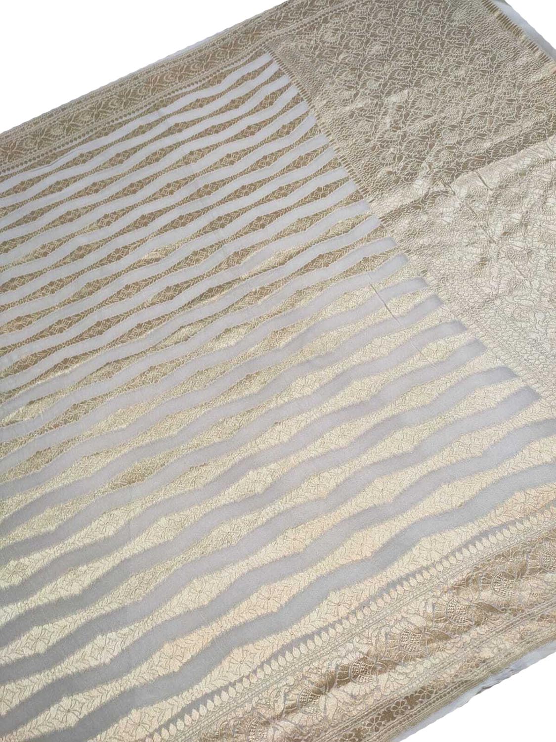 Stunning Dyeable Handloom Banarasi Pure Georgette Saree - Luxurion World