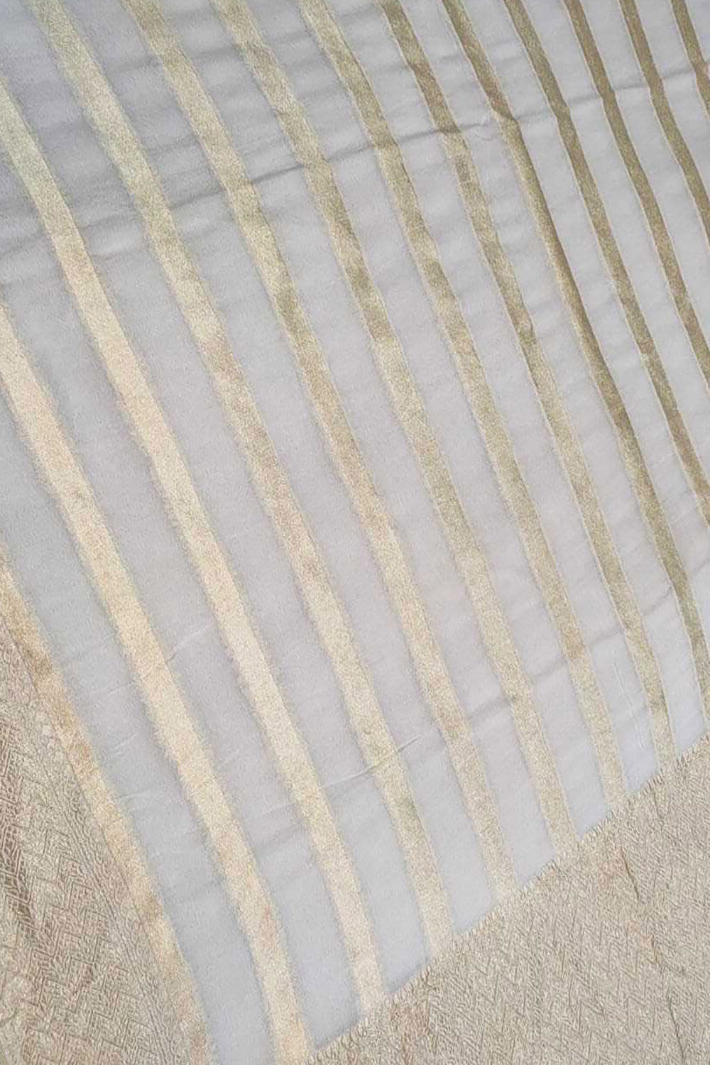 Stunning Dyeable Handloom Banarasi Pure Georgette Saree - Luxurion World