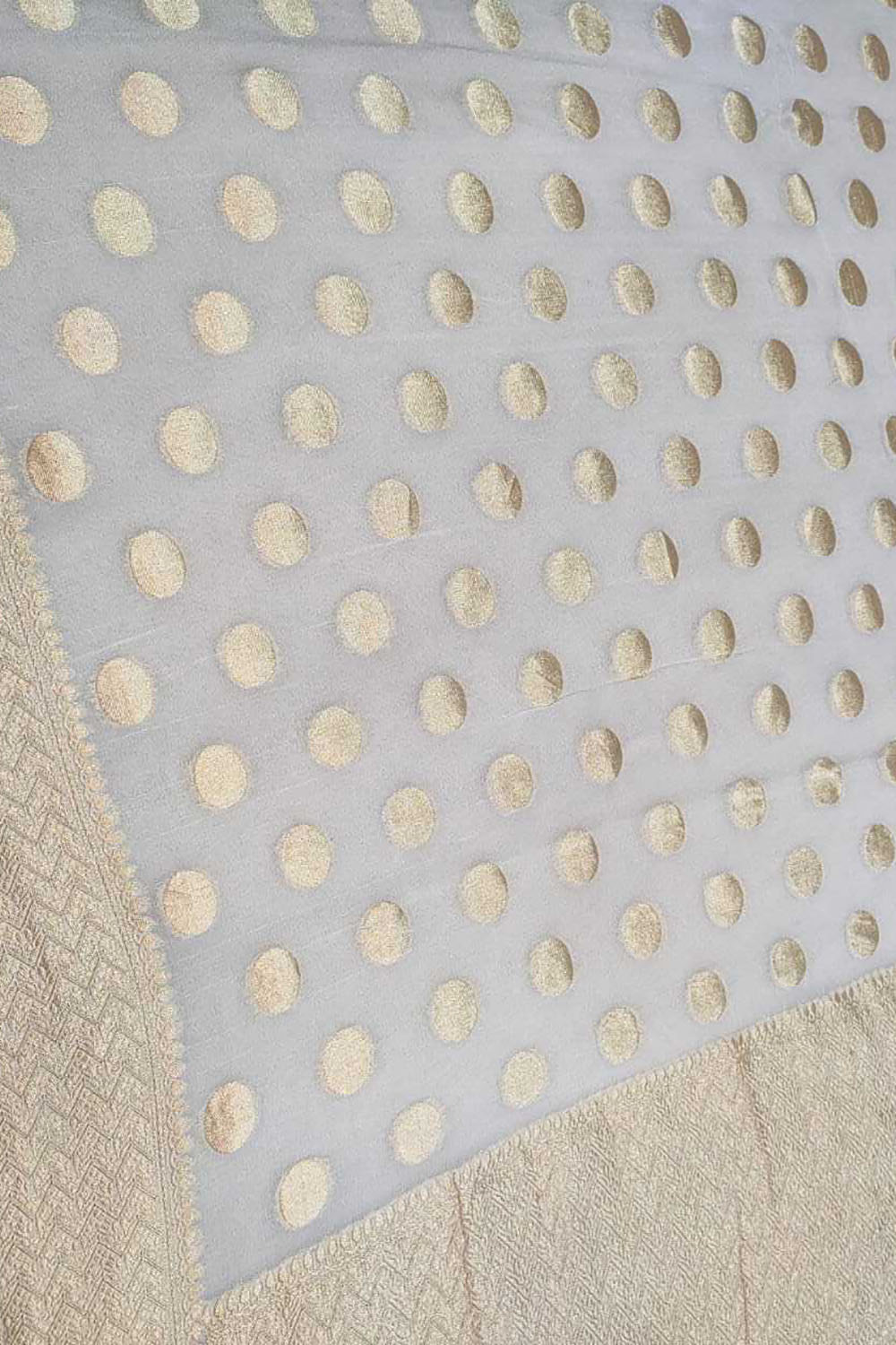 Stunning Dyeable Handloom Banarasi Pure Georgette Saree - Luxurion World