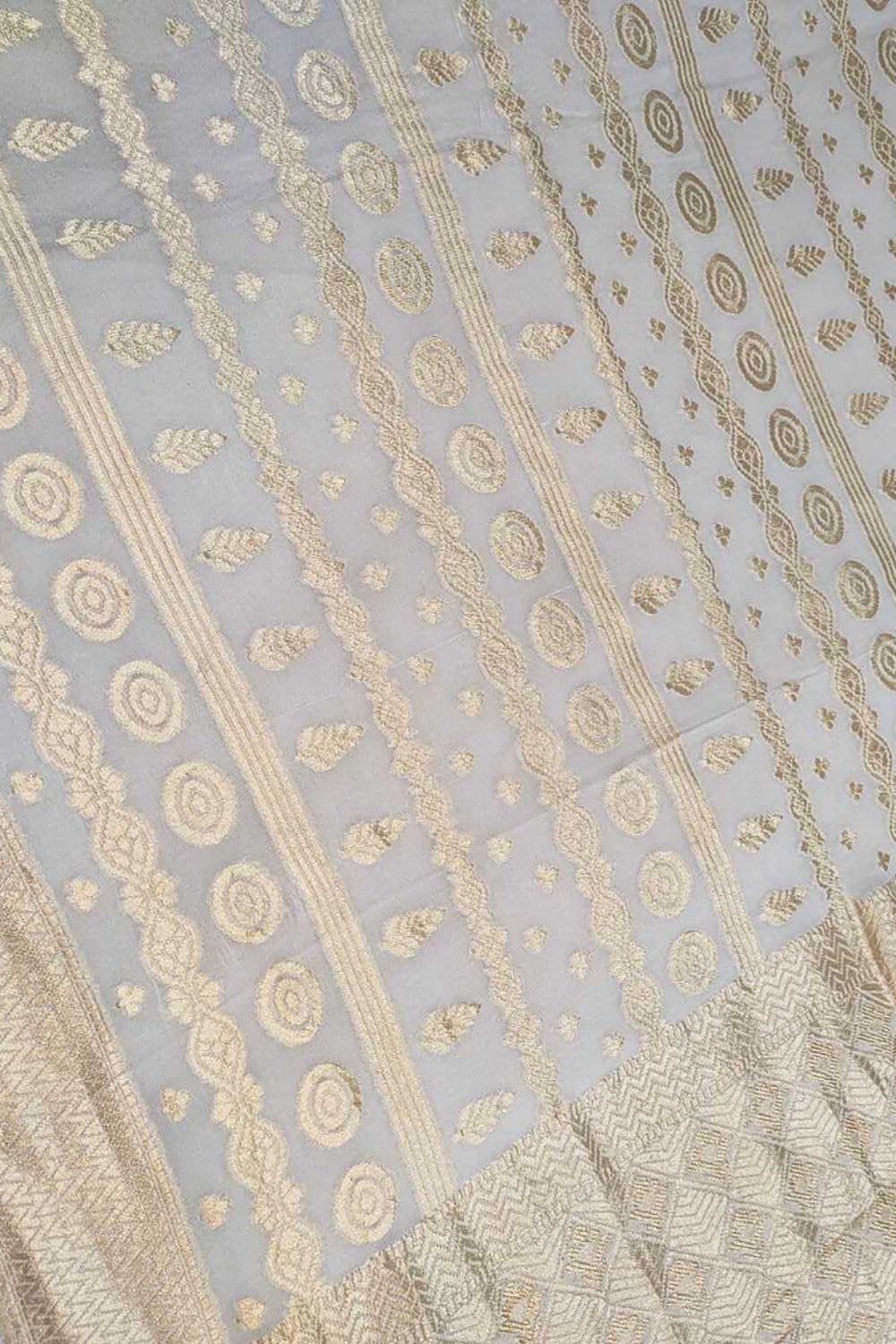 Stunning Dyeable Handloom Banarasi Pure Georgette Saree - Luxurion World