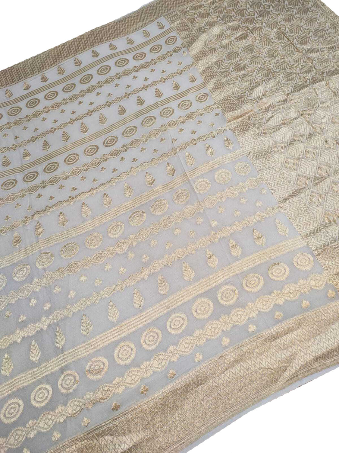 Stunning Dyeable Handloom Banarasi Pure Georgette Saree - Luxurion World