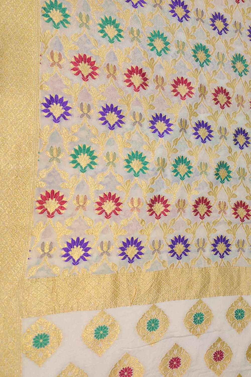 Exquisite Dyeable Banarasi Handloom Pure Georgette Silk Meenakari Saree - Luxurion World