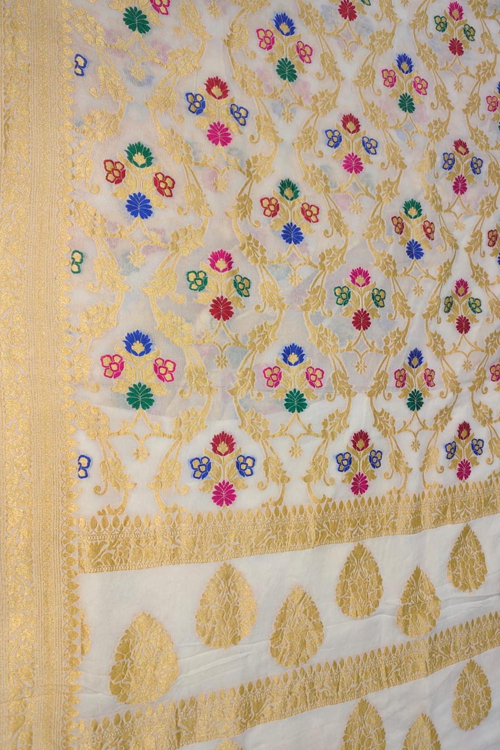 Exquisite Dyeable Banarasi Handloom Pure Georgette Silk Meenakari Jaal Saree - Luxurion World