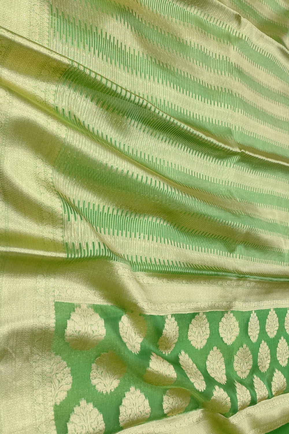 Green Banarasi Handloom Pure Tissue Silk Brocade Saree - Luxurion World