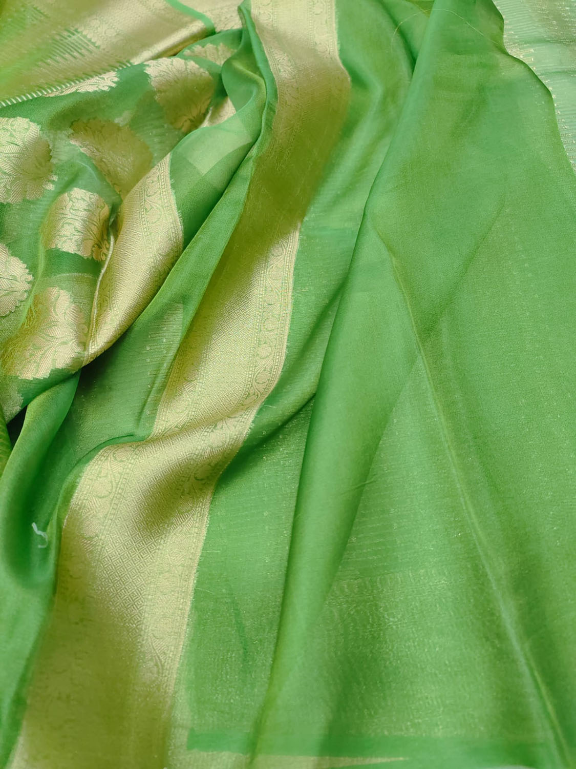 Green Banarasi Handloom Pure Tissue Silk Brocade Saree - Luxurion World
