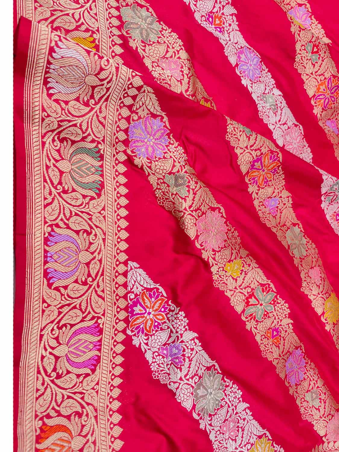 Red Banarasi Handloom Pure Katan Silk Kadwa Jangla Flower Design Meenakari Saree - Luxurion World