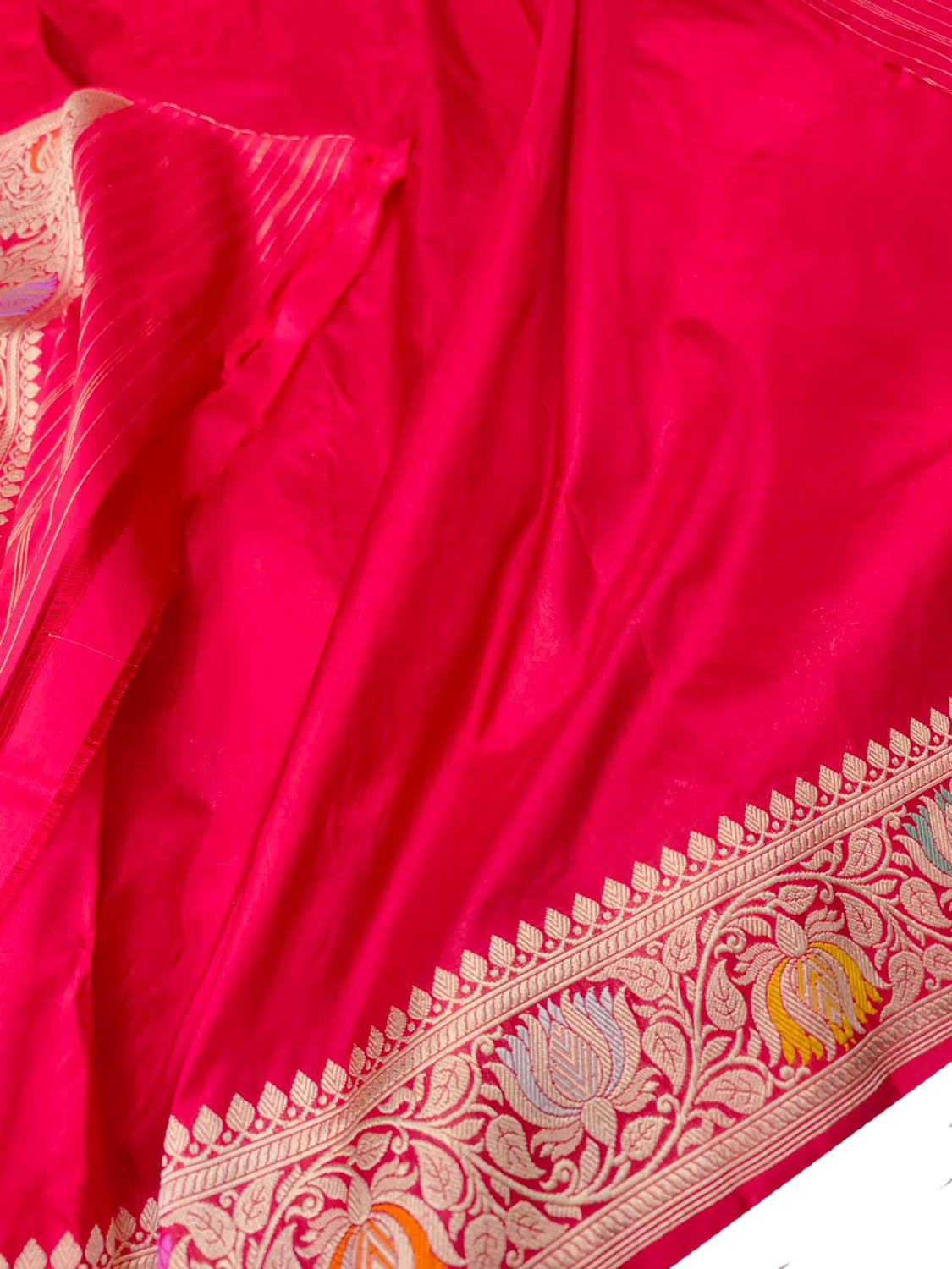 Red Banarasi Handloom Pure Katan Silk Kadwa Jangla Flower Design Meenakari Saree - Luxurion World