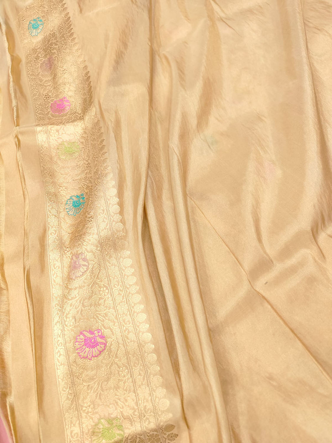 Pastel Banarasi Handloom Pure Tissue Silk Jangla Flower Design Meenakari Saree - Luxurion World