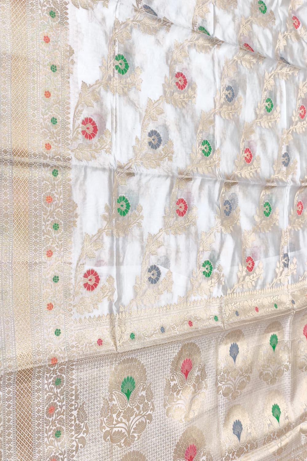 Dyeable Banarasi Handloom Pure Dupion Silk Flower Design Saree - Luxurion World