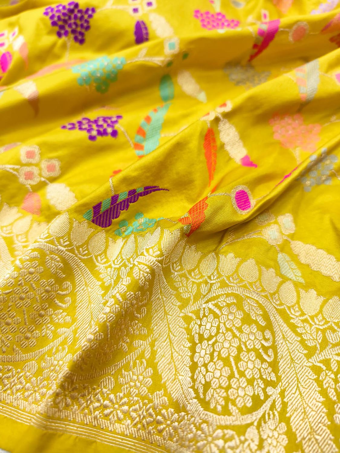 Yellow Handloom Banarasi Pure Katan Silk Meenakari Saree - Luxurion World
