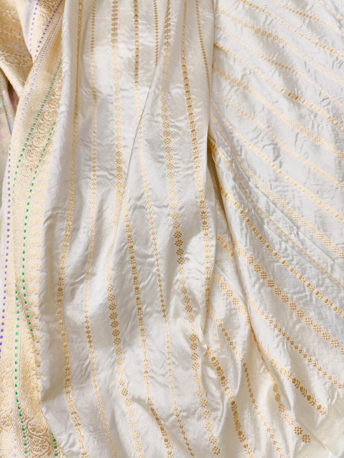 Exquisite Multicolor Handloom Banarasi Pure Katan Silk Meenakari Saree - Luxurion World