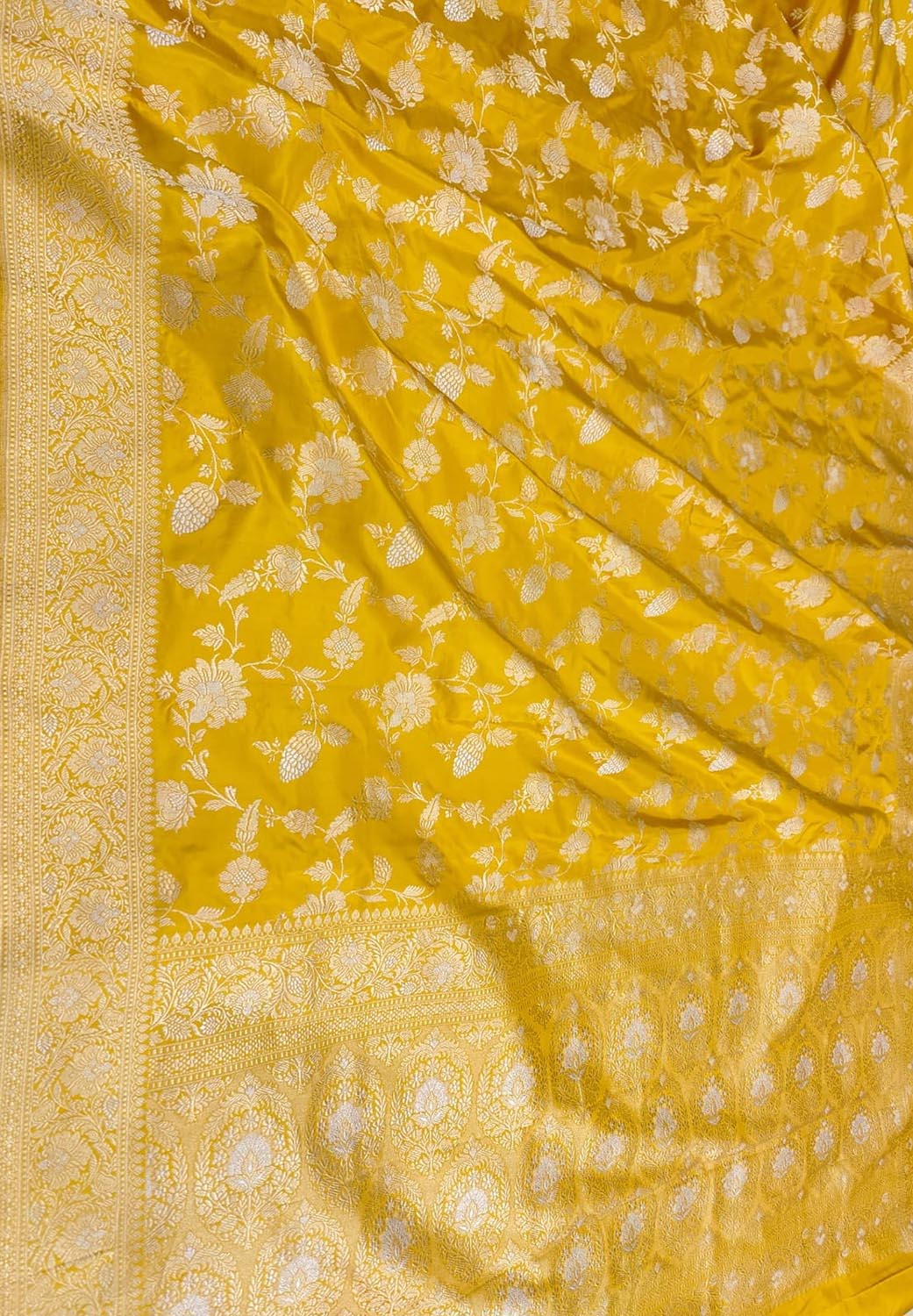 Yellow Handloom Banarasi Pure Katan Silk Flower Design Saree - Luxurion World