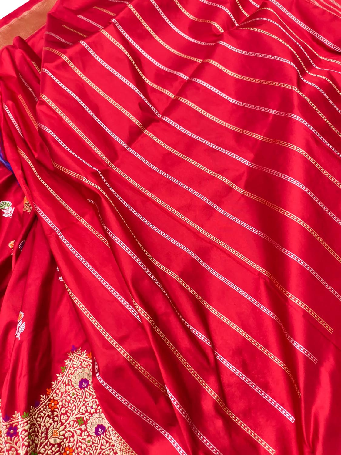 Exquisite Red Handloom Banarasi Pure Katan Silk Meenakari Flower Design Saree - Luxurion World