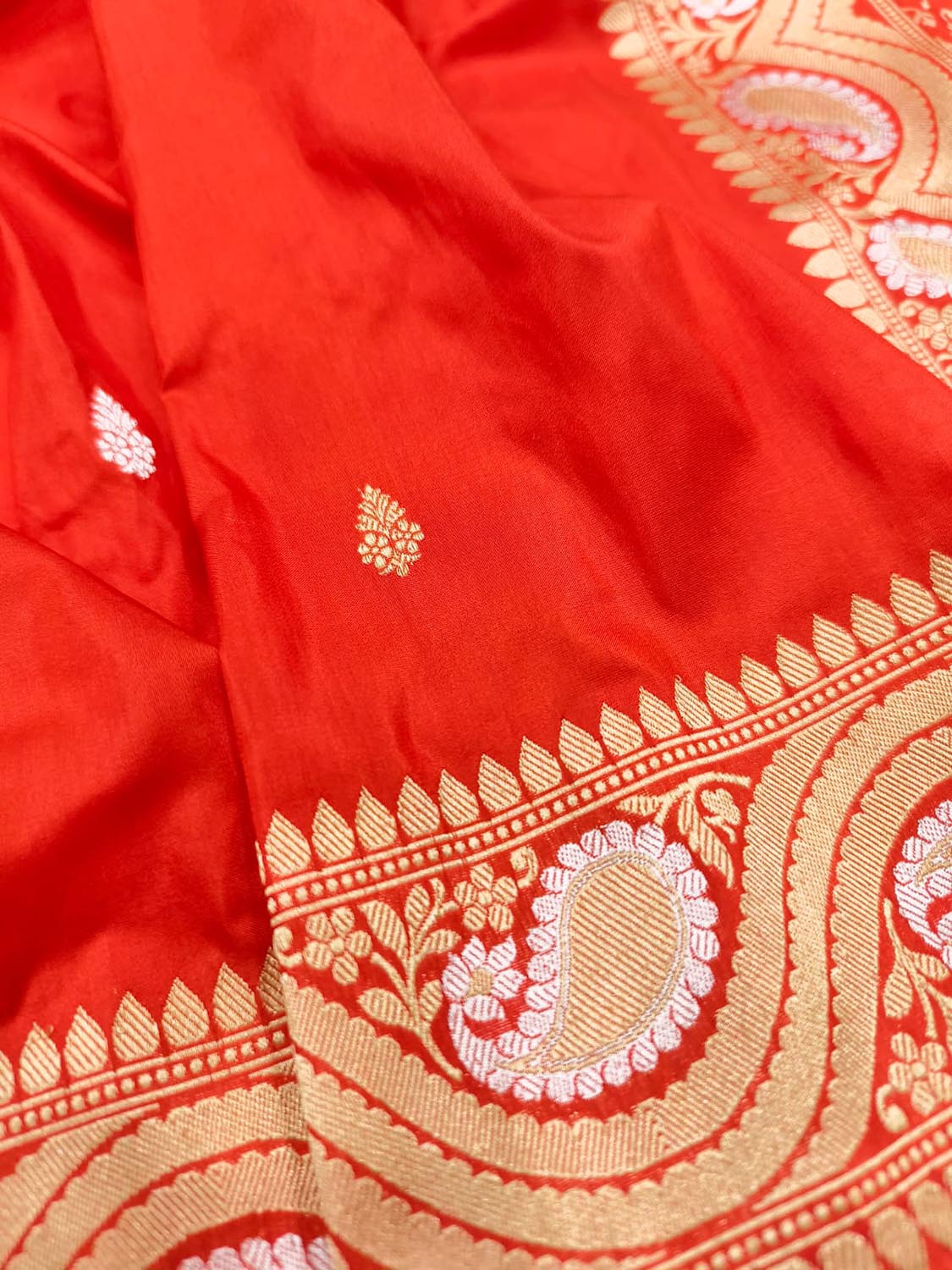 Exquisite Orange Handloom Banarasi Pure Katan Silk Sona Roopa Saree - Luxurion World
